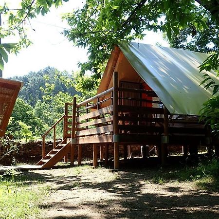 Camping La Chataigneraie Gravieres Exterior photo