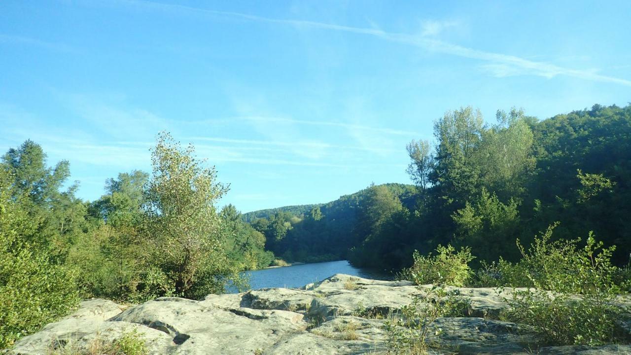 Camping La Chataigneraie Gravieres Exterior photo